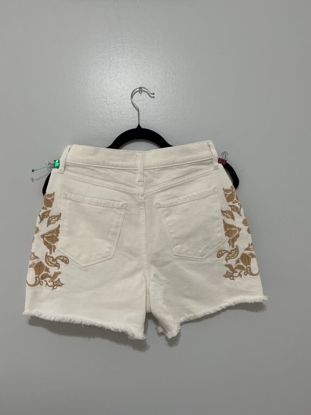 a.n.a Cream Denim Shorts y with Tan Floral Embroidery - Picture 2 of 8
